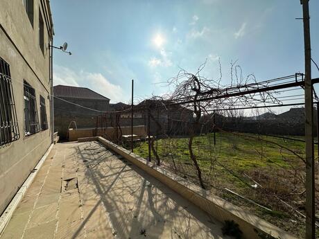 6 otaqlı həyət evi/bağ evi - Binə q. - 200 m²
