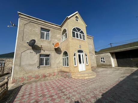 6 otaqlı həyət evi/bağ evi - Binə q. - 200 m²