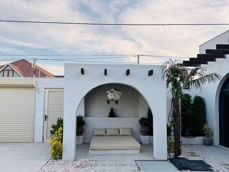 4 otaqlı həyət evi/bağ evi - Mərdəkan q. - 200 m²
