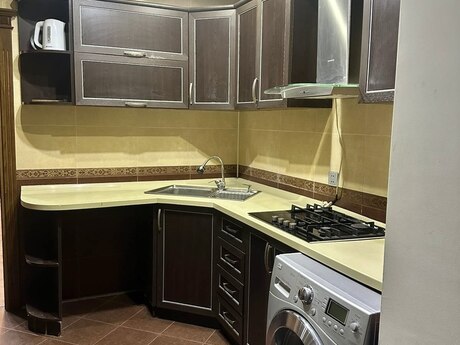 4 otaqlı köhnə tikili - Nəriman Nərimanov m. - 143 m²