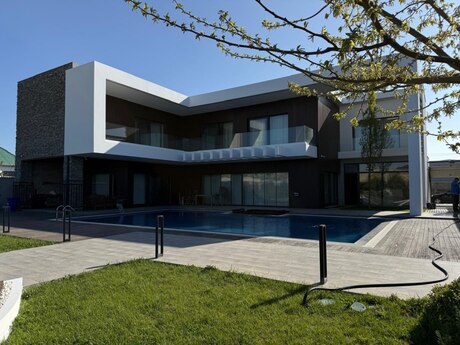6-комн. дом/дача - пос. Бильгях - 550 м²