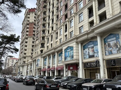 Elan №5981149 - Bakı, Nəriman Nərimanov m., 3 otaqlı, 126 m², 13/17 mərtəbə