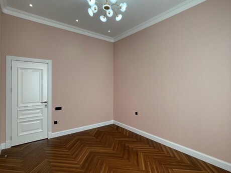 House with Garden, Villa For Sale