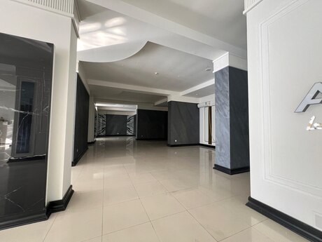 Obyekt - Ağ şəhər q. - 240 m²