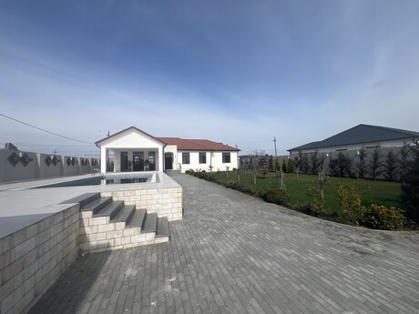 4 otaqlı həyət evi/bağ evi - Albalılıq q. - 190 m²