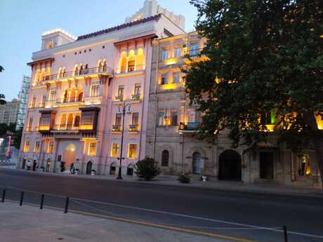 2 otaqlı köhnə tikili - İçəri Şəhər m. - 65 m²