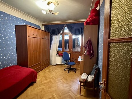 5 otaqlı köhnə tikili - Azadlıq Prospekti m. - 120 m²