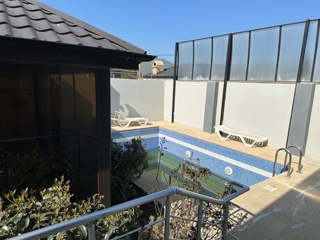 4 otaqlı həyət evi/bağ evi - Mərdəkan q. - 230 m²