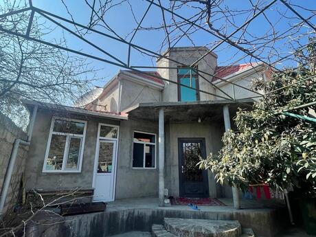 Satılır 5 otaqlı həyət evi/bağ evi 170 m², Əmircan q.
