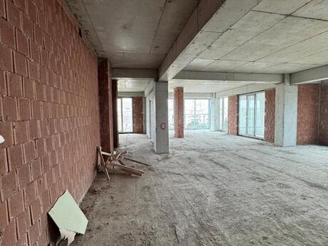 4-комн. новостройка - м. Элмляр Академиясы - 180 м²