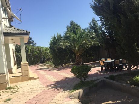 5 otaqlı həyət evi/bağ evi - Mərdəkan q. - 200 m²