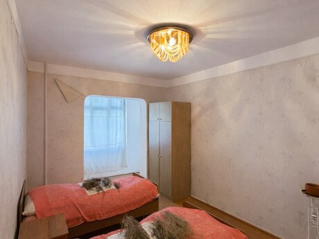 4 otaqlı köhnə tikili - İnşaatçılar m. - 110 m²