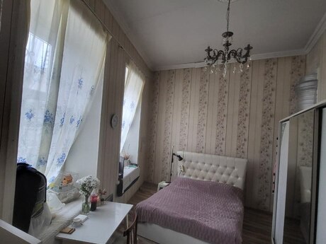 Satlr 3 otaql khn tikili 70 m, ri hr m.