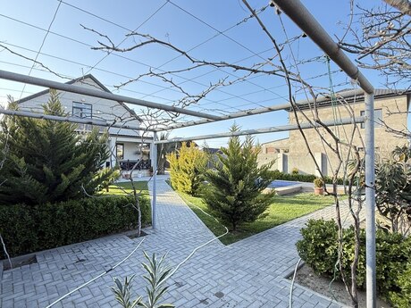 5 otaqlı həyət evi/bağ evi - Şüvəlan q. - 220 m²