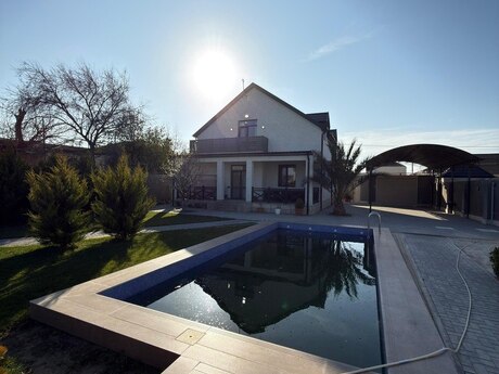 4 otaqlı həyət evi/bağ evi - Şüvəlan q. - 200 m²