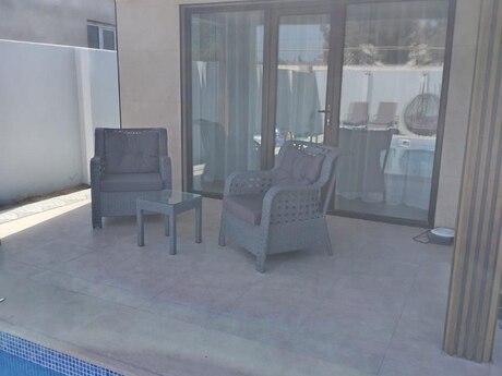 4 otaqlı həyət evi/bağ evi - Novxanı q. - 180 m²
