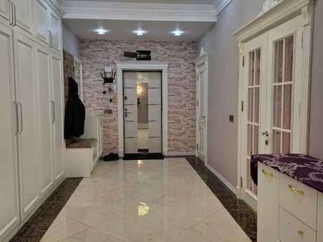 Satılır 3 otaqlı yeni tikili 137.5 m², Nizami r.