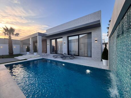 5 otaqlı həyət evi/bağ evi - Mərdəkan q. - 250 m²