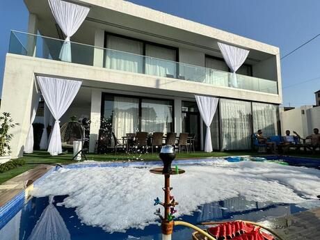 4 otaqlı həyət evi/bağ evi - Novxanı q. - 340 m²