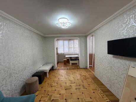 3 otaqlı köhnə tikili - Şah İsmayıl Xətai m. - 75 m²