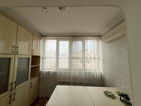 3 otaqlı köhnə tikili - Şah İsmayıl Xətai m. - 75 m²