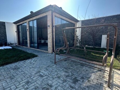 5 otaqlı həyət evi/bağ evi - Novxanı q. - 250 m²