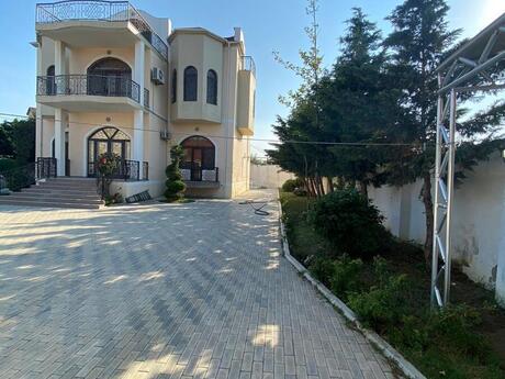 Satılır 5 otaqlı həyət evi/bağ evi 300 m², Novxanı q.