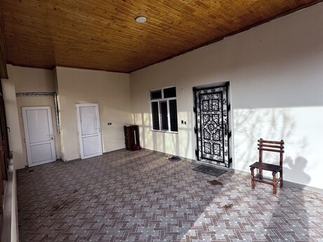 3 otaqlı həyət evi/bağ evi - Novxanı q. - 120 m²