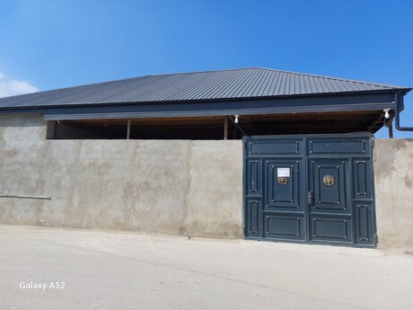 Satılır 4 otaqlı həyət evi/bağ evi 130 m², Binə q.