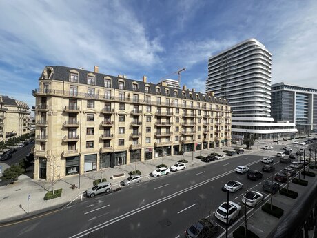 Объявление №5982680 - Баку, пос. Аг шехер, 4-комн., 160 м², 4/7 этаж