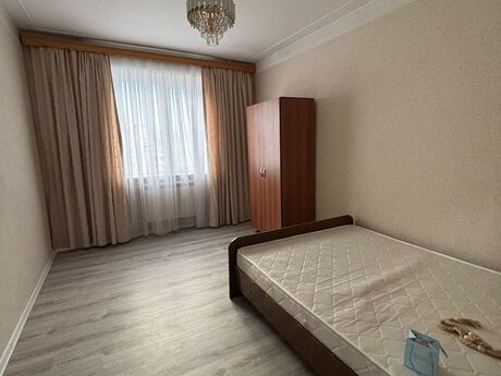 5 otaqlı köhnə tikili - Yeni Günəşli q. - 110 m²