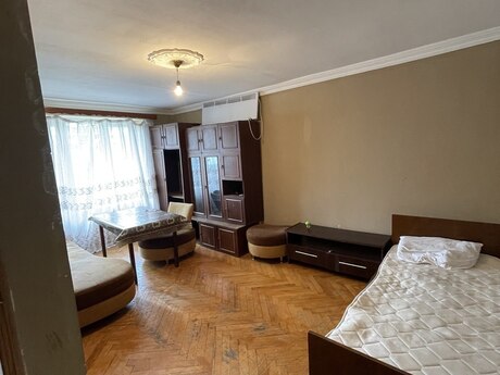 1 otaqlı köhnə tikili - Həzi Aslanov q. - 31 m²