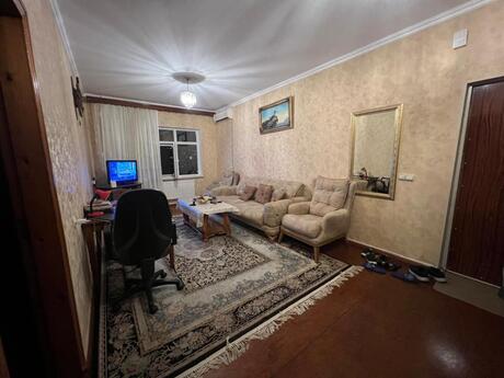4 otaqlı köhnə tikili - Qaraçuxur q. - 100 m²