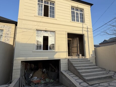 5 otaqlı həyət evi/bağ evi - Qaraçuxur q. - 230 m²