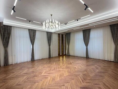 Elan №5983135 - Bakı, 28 May m., 4 otaqlı, 200 m², 7/17 mərtəbə