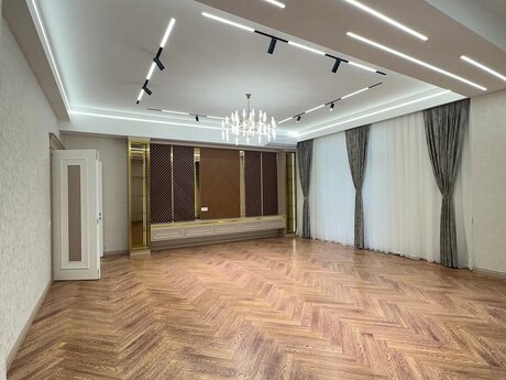 4 otaqlı yeni tikili - 28 May m. - 200 m²