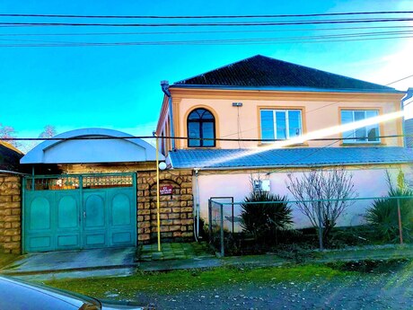 Satlr 10 otaql hyt evi/ba evi 250 m, Xamaz