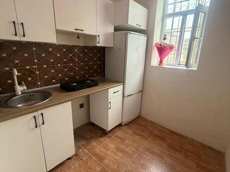Satılır 1 otaqlı həyət evi/bağ evi 28 m², Binə q.