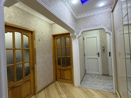 Объявление №5983427 - Баку, пос. Бакиханова, 3-комн., 60 м², 1/9 этаж