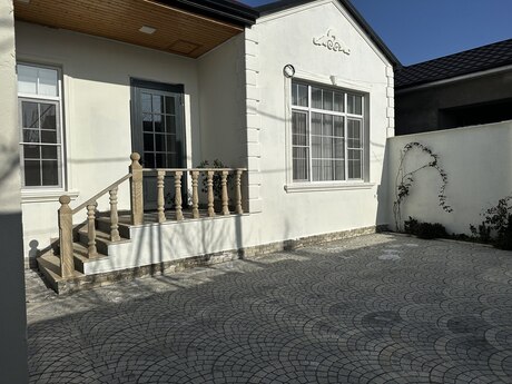 Satılır 4 otaqlı həyət evi/bağ evi 130 m², Buzovna q.