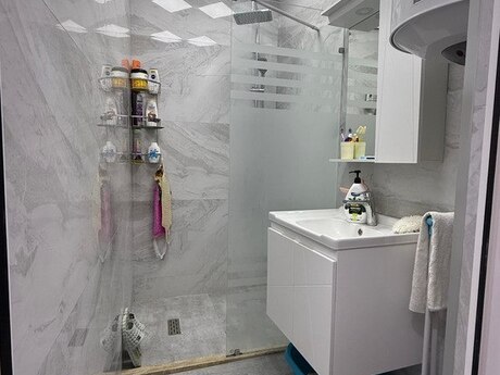 Satılır 2 otaqlı yeni tikili 80 m², Massiv D q.