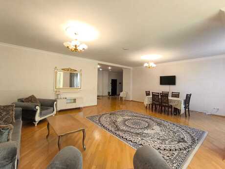 4 otaqlı yeni tikili - 28 May m. - 230 m²
