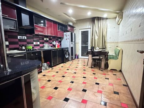 4 otaqlı yeni tikili - Şah İsmayıl Xətai m. - 187 m²