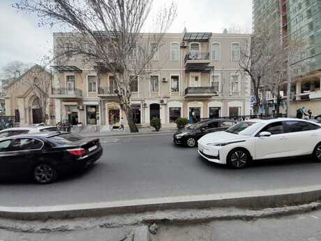 3 otaqlı köhnə tikili - 28 May m. - 82 m²