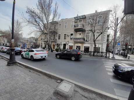 3 otaqlı köhnə tikili - 28 May m. - 82 m²