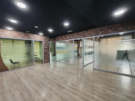 20 otaqlı ofis - Gənclik m. - 1100 m²