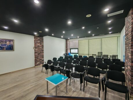 20 otaqlı ofis - Gənclik m. - 1100 m²