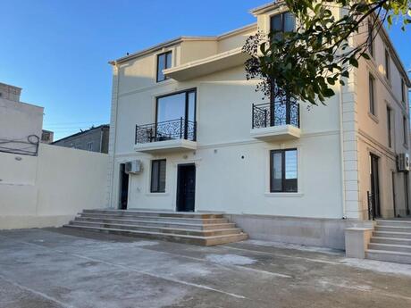 7 otaqlı həyət evi/bağ evi - Səbail r. - 600 m²