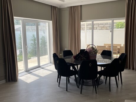 6 otaqlı həyət evi/bağ evi - Mərdəkan q. - 300 m²