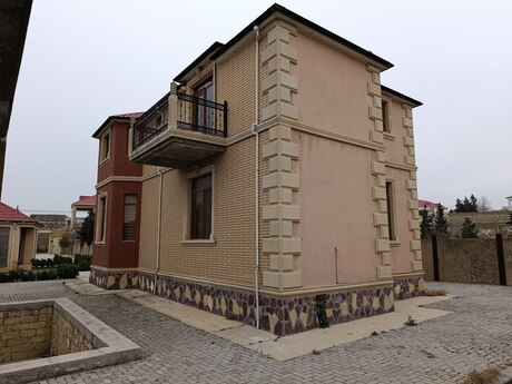 5 otaqlı həyət evi/bağ evi - Görədil q. - 200 m²